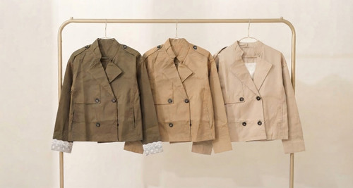 استینش و میتونید پاکتی کنید که داخلش دانتل سفید خیلی شیک کار شده