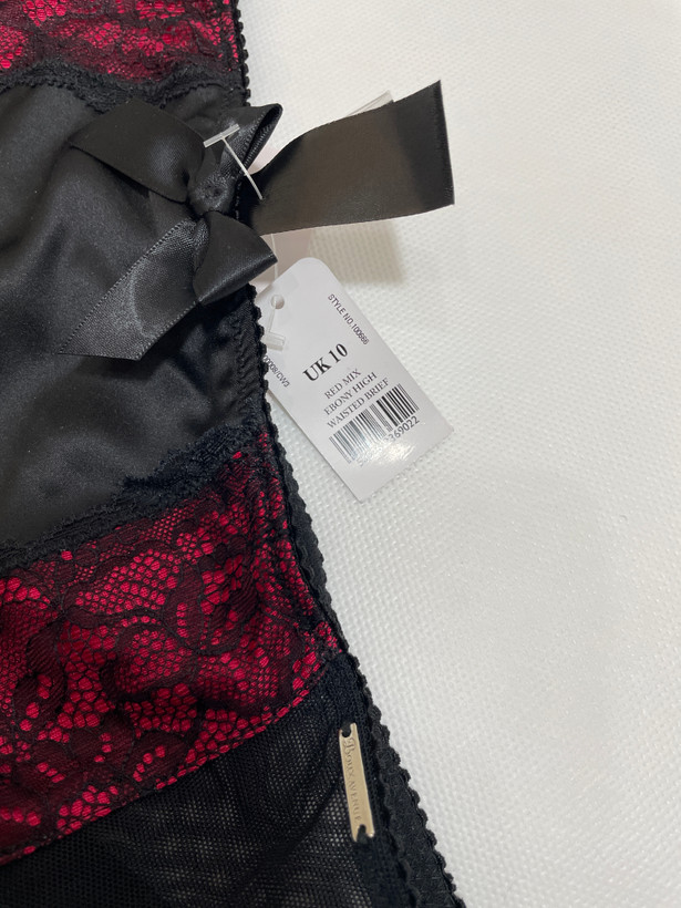 شورت فاقبلند لاکچری از برند لوکس و معتبر Boux Avenue انگلستان💎 مدل Ebony High Waisted Brief رنگ Red Mix Black