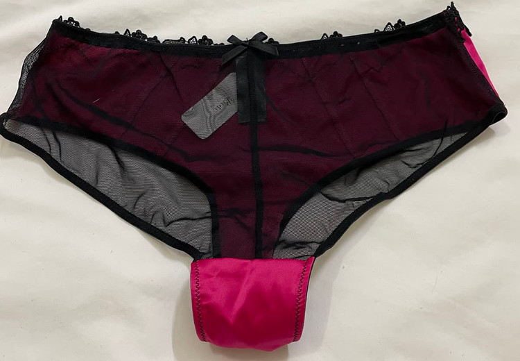 شورتک تمام لاکچری ساتن اعلا و گیپور و نوار دوری از برند لوکس Boux Avenue انگلستان💎 مدل TAMARA رنگ Pink صورتی سرخابی جذاب