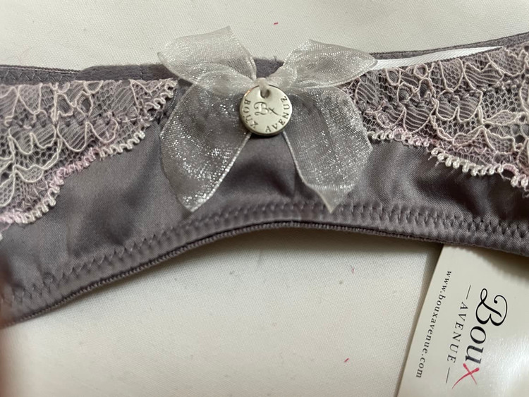 بند جوراب / جورابشور (Suspender Belt) لاکچری ساتن ، تور دانتل از برند لوکسBoux Avenue اورجینال انگلستان💎 سایز۳۶ و ۳۷ - ۴۰ تا ۴۲ ایران