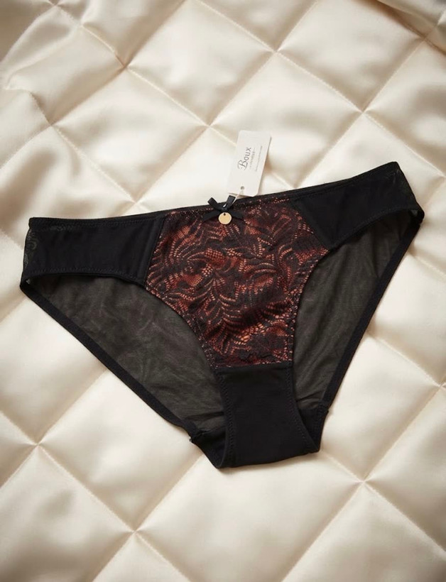 شورت مشکی تور دانتل شیک از برند لوکس Boux Avenue انگلستان💎 سایز ۳۴ و ۳۶ ایران