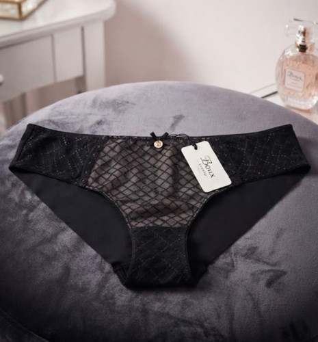 شورت مشکی تور دانتل با تور لیزری در پشت از برند لوکس Boux Avenue انگلستان💎 سایز ۳۸ و ۴۰ ایران